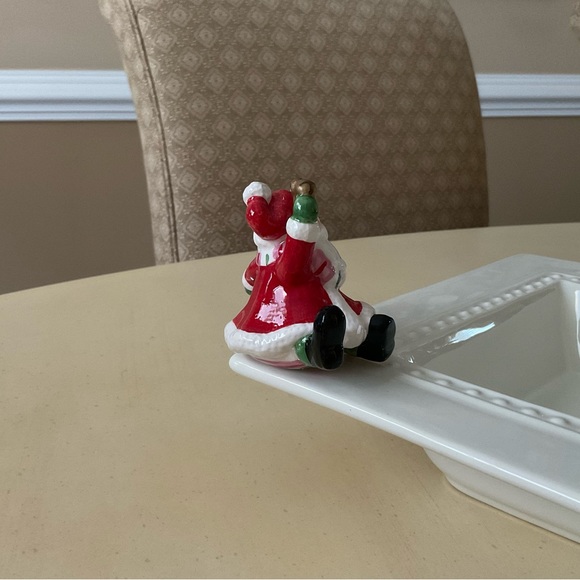 Christmas Santa With Jingle Bells Platter Decoration - Sitting 🔔 - Picture 4 of 5